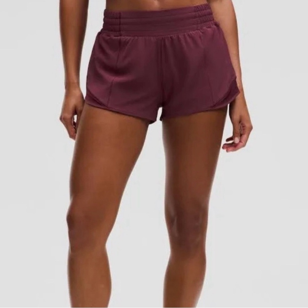 lululemon athletica Hotty Hot Low-Rise Short 2.5” Deep Wine